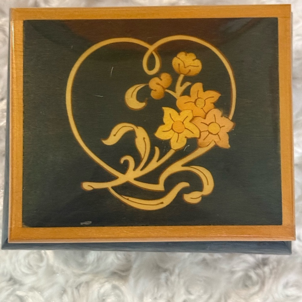 Reuge Swiss Music Box